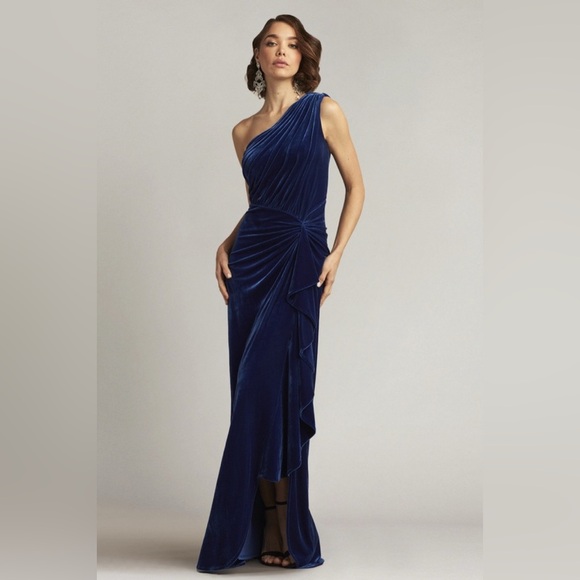 elegant dinner dress EMERALD COLUMN EVENING GOWN | CULT MIA